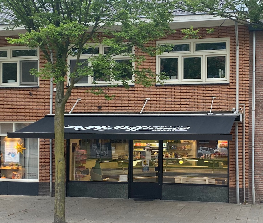De gevel van Slagerij La Différence aan de Wilhelminasingel in Weert